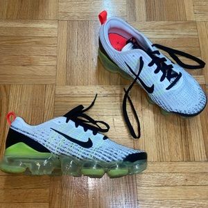 WOMEN’S NIKE AIR VAPORMAX FLYKNIT 3 - GREEN COLLECTION - SIZE 5.5